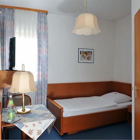 Hotel Gruener Baum Pommersfelden Luaran gambar