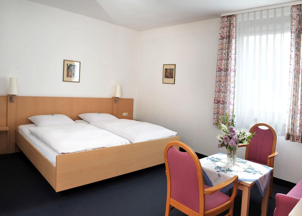 Hotel Gruener Baum Pommersfelden Luaran gambar