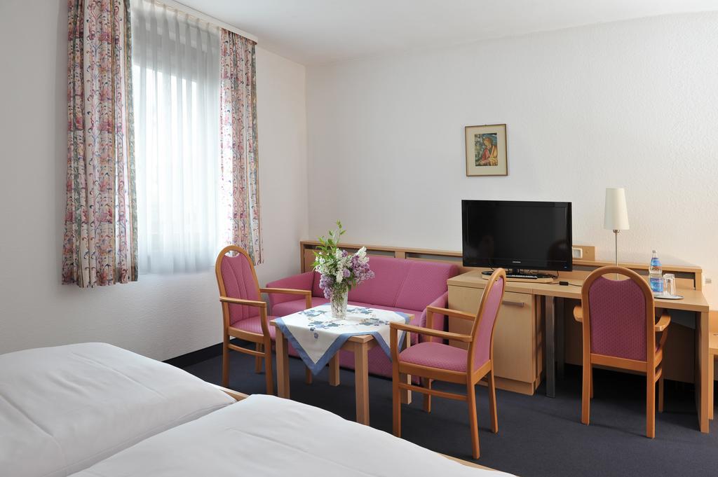 Hotel Gruener Baum Pommersfelden Luaran gambar