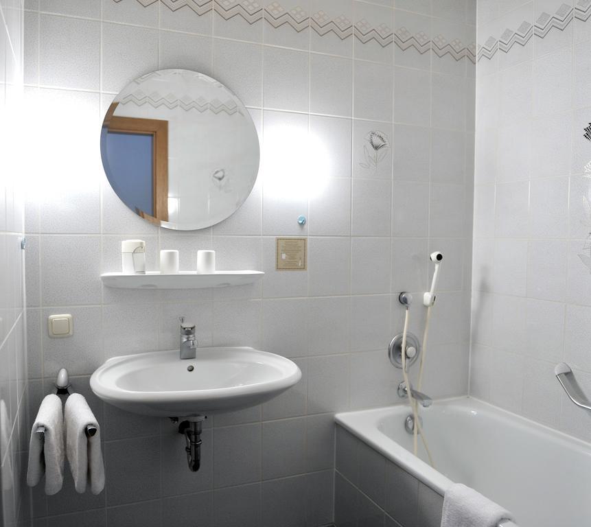 Hotel Gruener Baum Pommersfelden Luaran gambar