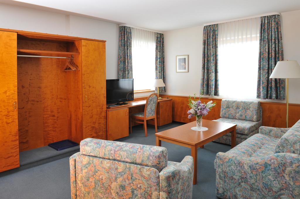 Hotel Gruener Baum Pommersfelden Luaran gambar