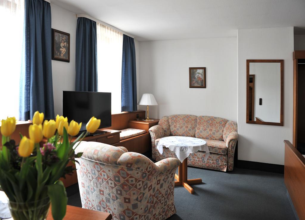 Hotel Gruener Baum Pommersfelden Luaran gambar