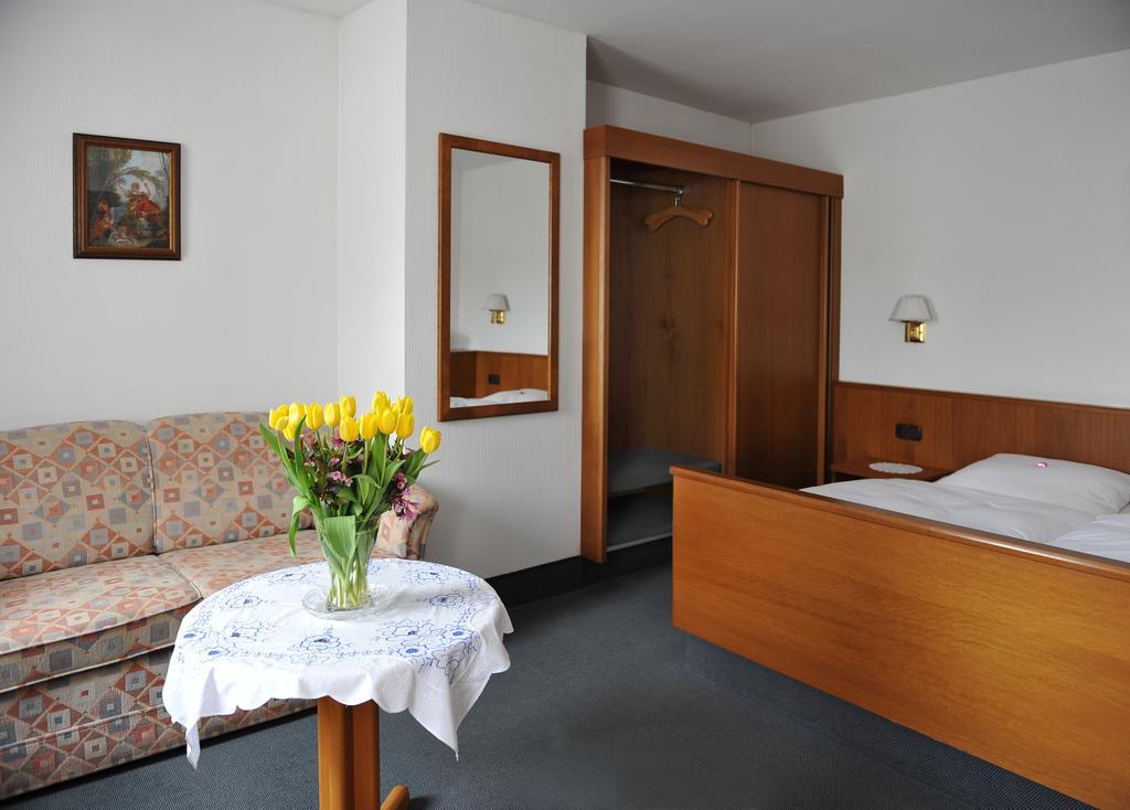 Hotel Gruener Baum Pommersfelden Luaran gambar