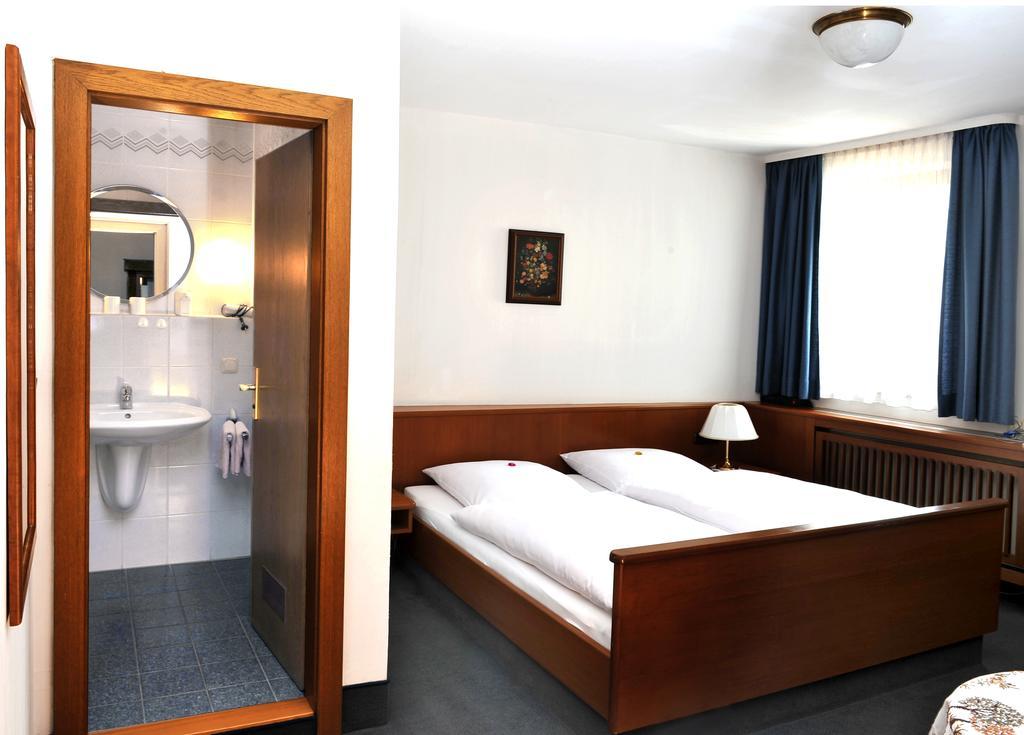 Hotel Gruener Baum Pommersfelden Luaran gambar